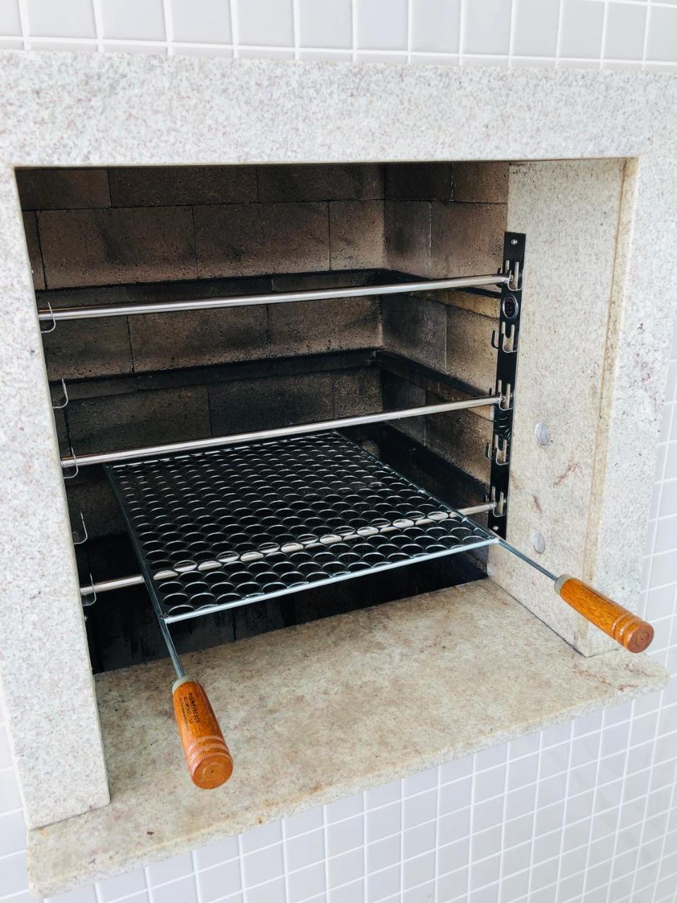 Completo Na Paradisíaca Dos Ingleses Apartamento